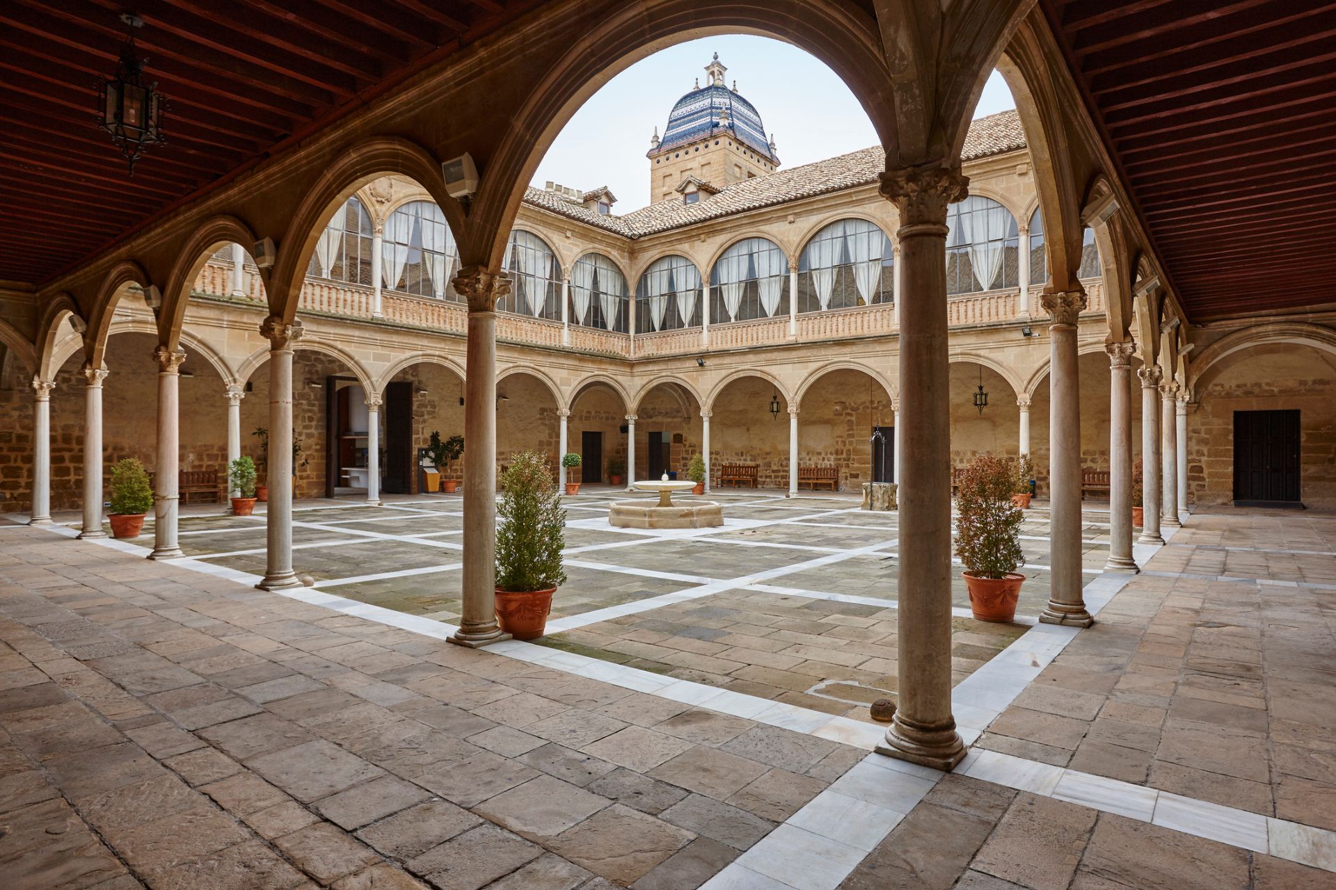 taxi linares baeza ubeda trasnporte que ver visita jesus gomez cuenca